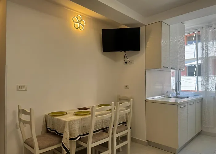 Orkidea 3 * Golem (Tirana)